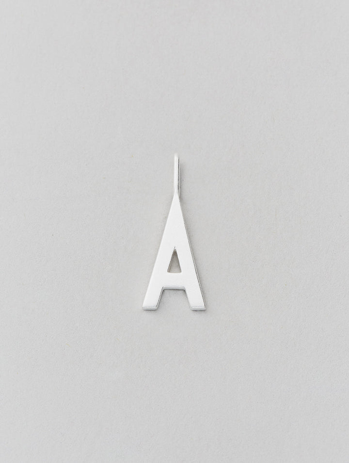 Stříbrný přívěsek Písmeno A-Z - 16 mm DESIGN LETTERS - Lavly