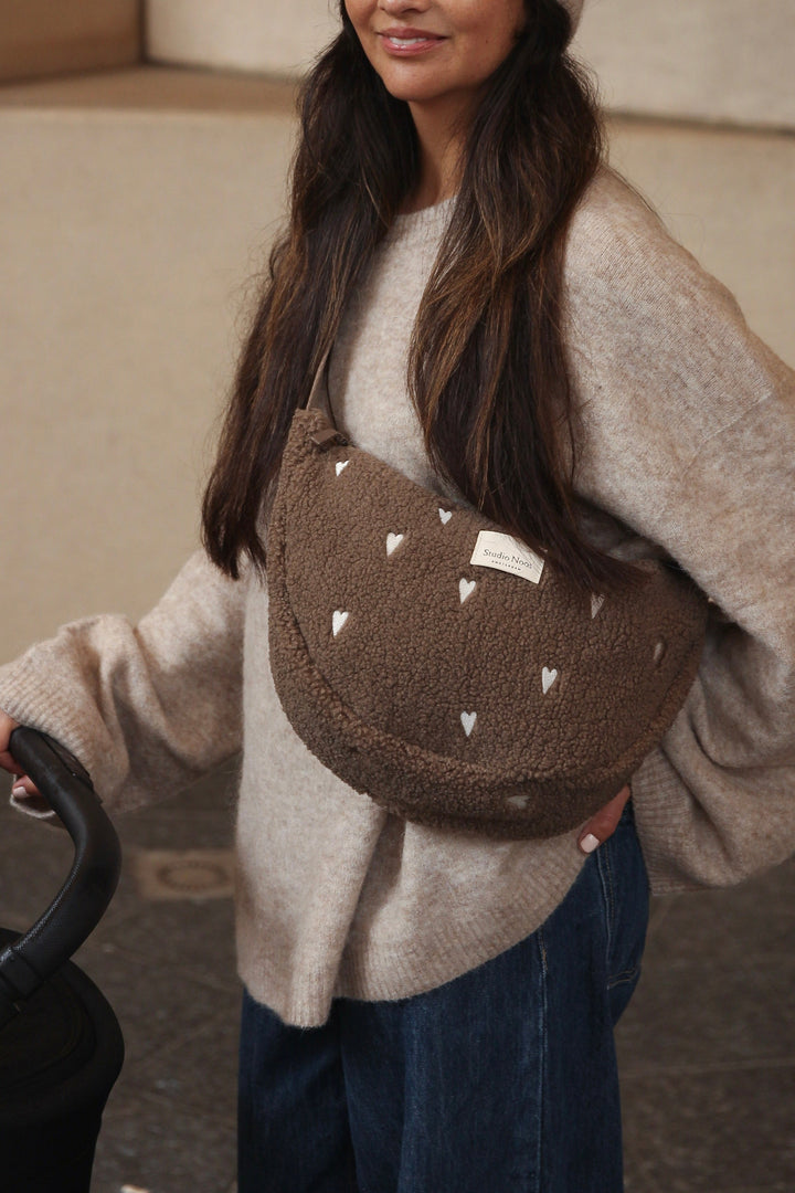 STUDIO NOOS Crossbody övtáska - Brown Teddy Hearts