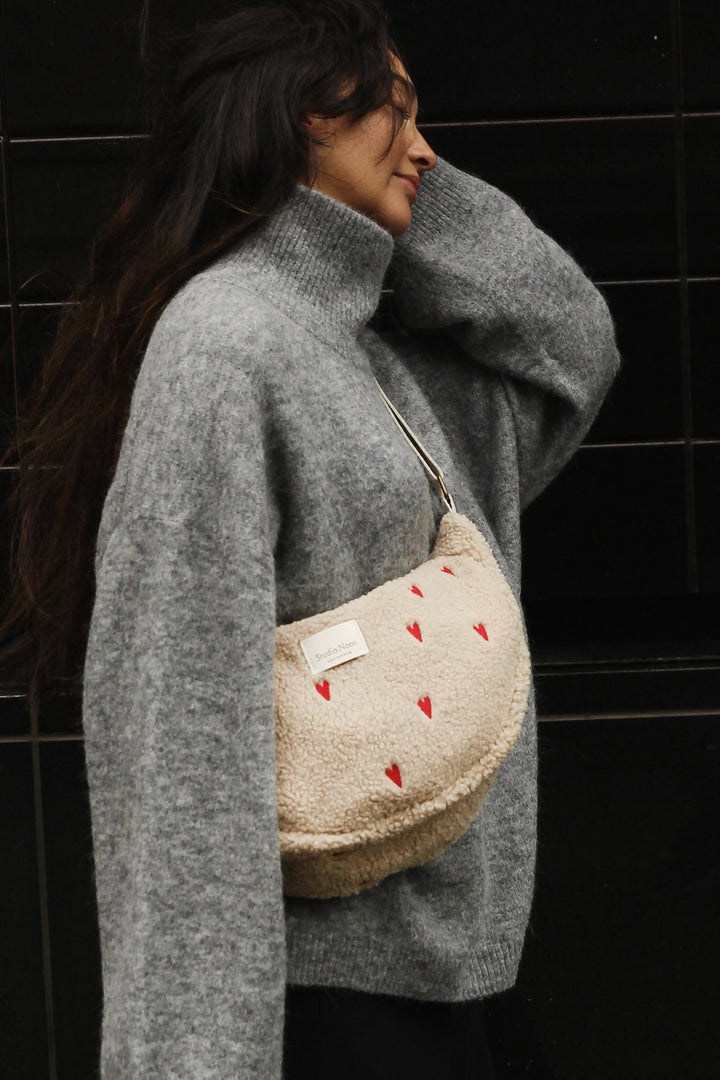STUDIO NOOS Crossbody övtáska - Ecru Teddy Hearts
