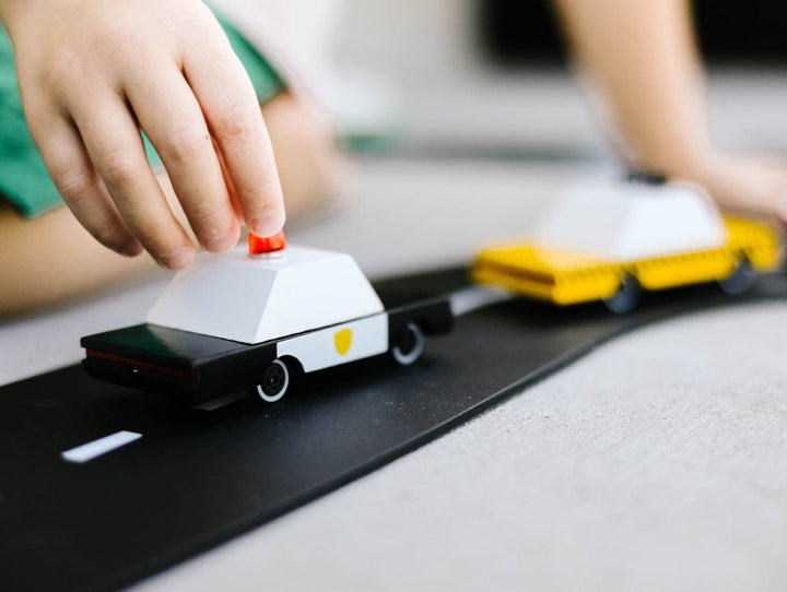 Dřevěné autíčko CANDYLAB Candycar Policie | Stylové doplňky pro děti a ženy | Lavly.cz