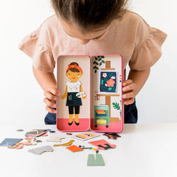 Magnetické puzzle - cestovní set PETIT COLLAGE V ateliéru | Stylové doplňky pro děti a ženy | Lavly.cz