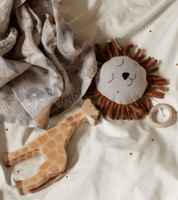 Závěsný hrací lvíček FERM LIVING Natural | Stylové doplňky pro děti a ženy | Lavly.cz