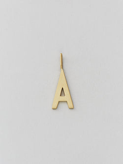 Zlatý přívěsek Písmeno A - Z - 16 mm DESIGN LETTERS | Stylové doplňky pro děti a ženy | Lavly.cz