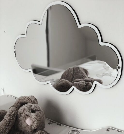 Zrcadlo Obláček - bílý dřevěný podklad - Lavly